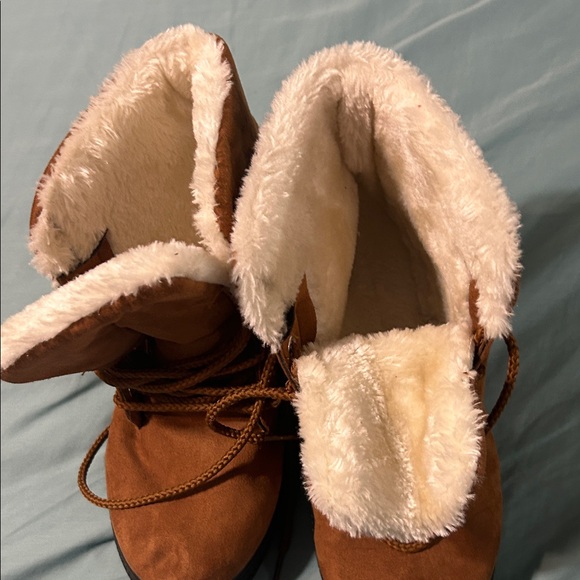 Warm Tan Women's Winter Boots size 40 inside which is size 9. Warm fur inside. - Picture 2 of 11